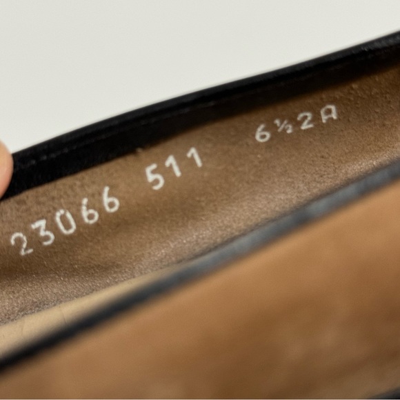 RARE Vintage Salvatore Ferragamo Boutique Tan Slip-On Loafers EUC - Picture 9 of 9